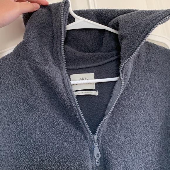 NWOT urban outfitters pullover sweatshirt - Picture 3 of 6